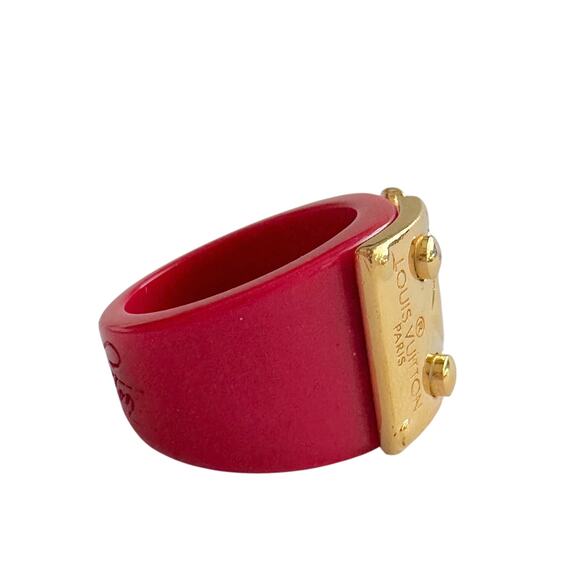 Louis Vuitton LockMe Fuchsia Resin Gold Tone Ring - Picture 3 of 11